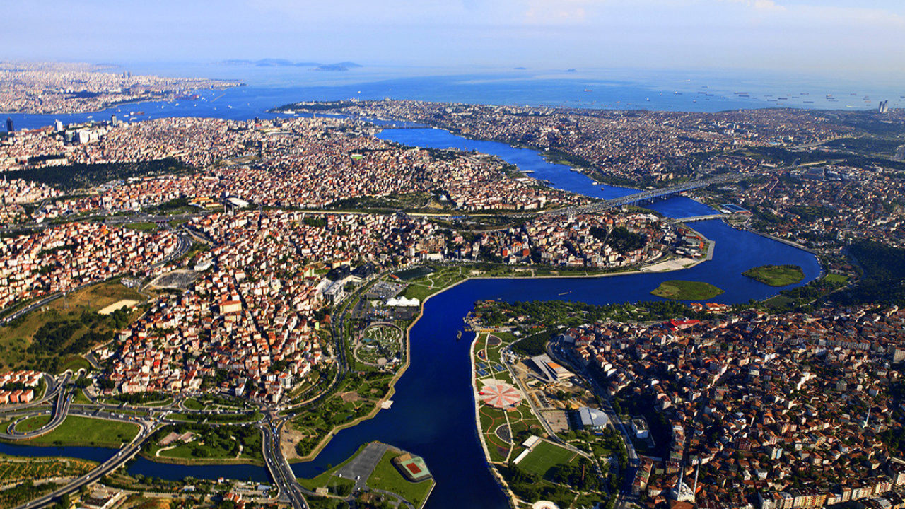 Day 6 – Arrive in Istanbul / Bosphorus & Cable Car Tour